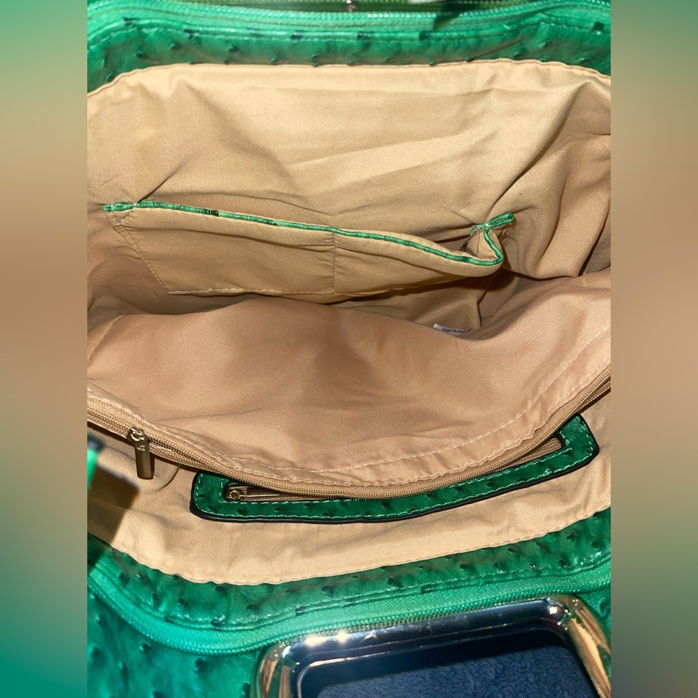 🤑3/$18 Faux Ostrich Purse - Picture 6 of 7
